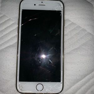 Cracked Screen IPhone 6s -64 gb